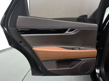 2023 Genesis G80 с пробегом 62 931 км