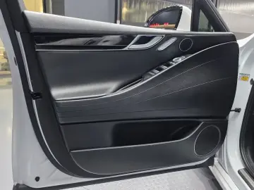 2023 Genesis G80 с пробегом 37 041 км
