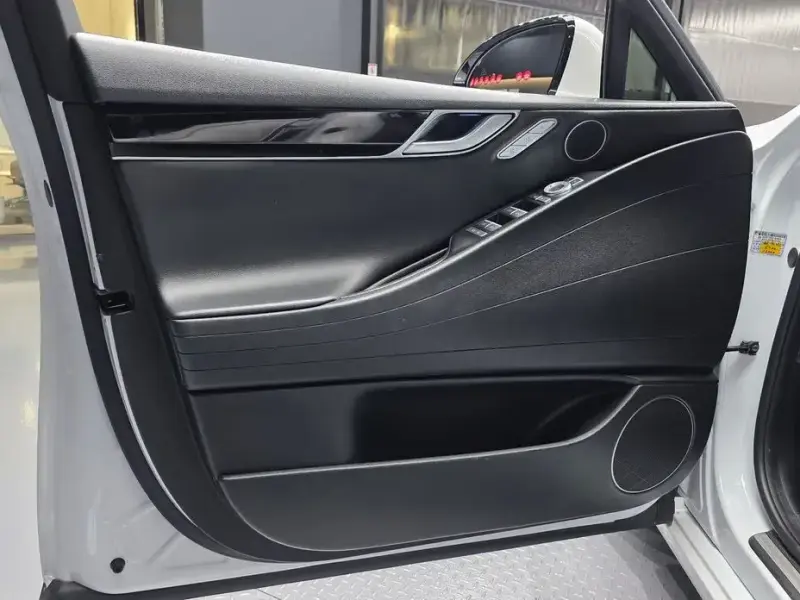 2023 Genesis G80 с пробегом 37 041 км