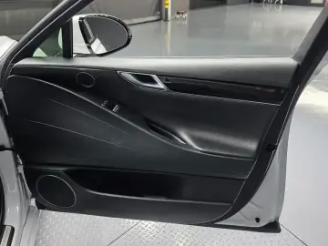 2023 Genesis G80 с пробегом 37 041 км