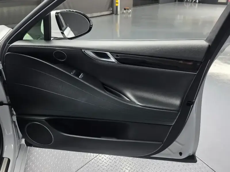 2023 Genesis G80 с пробегом 37 041 км
