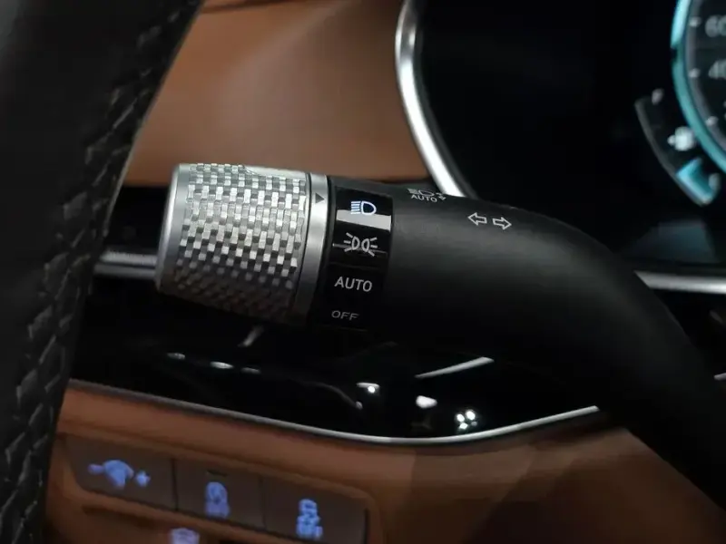2023 Genesis G80 с пробегом 62 931 км