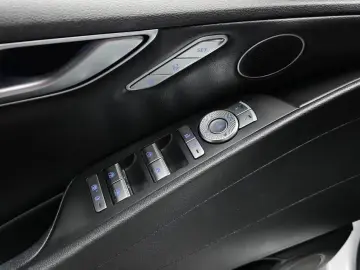 2023 Genesis G80 с пробегом 37 041 км