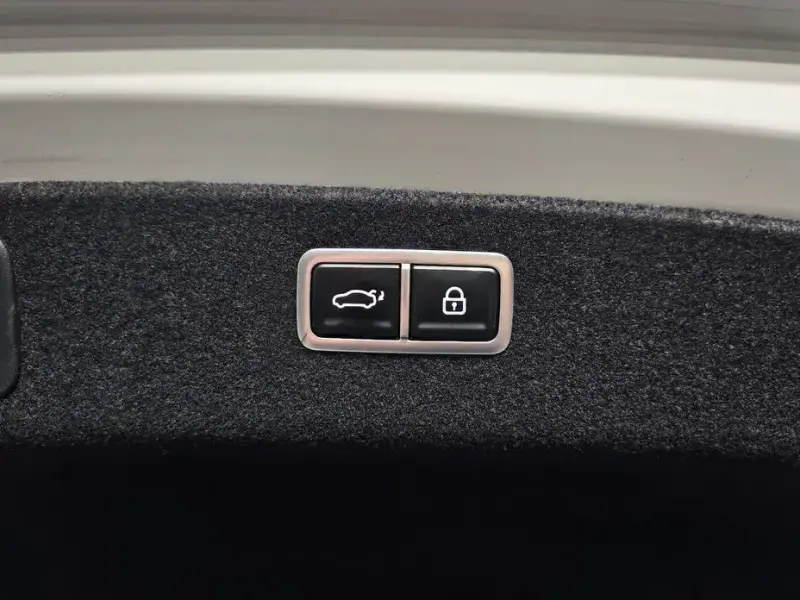 2023 Genesis G80 с пробегом 37 041 км