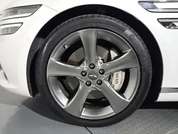 2023 Genesis G80 с пробегом 67 780 км