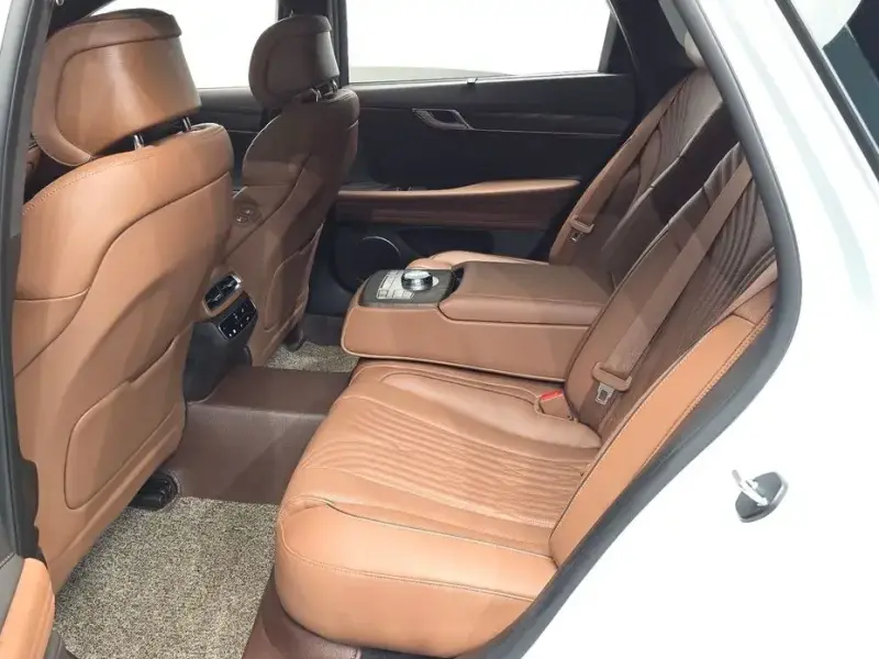 2023 Genesis G80 с пробегом 67 780 км