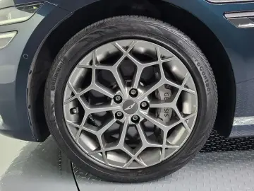 2023 Genesis G80 с пробегом 52 605 км