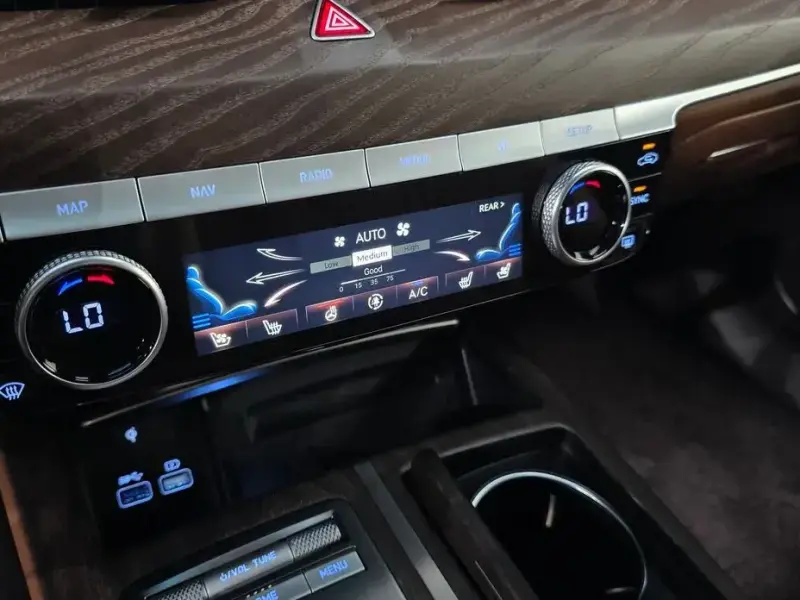 2023 Genesis G80 с пробегом 52 605 км