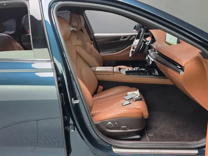2023 Genesis G80 с пробегом 52 605 км