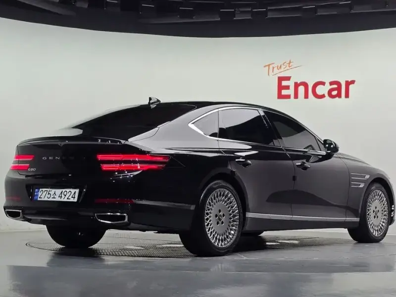 2023 Genesis G80 с пробегом 20 928 км