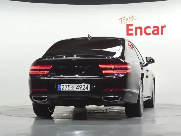 2023 Genesis G80 с пробегом 20 928 км