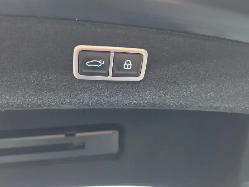 2023 Genesis G80 с пробегом 52 605 км