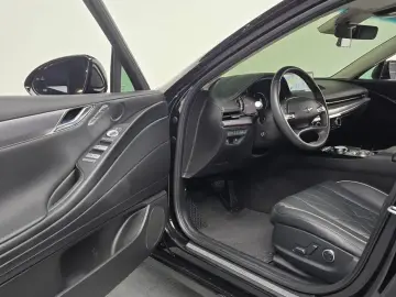 2023 Genesis G80 с пробегом 20 928 км