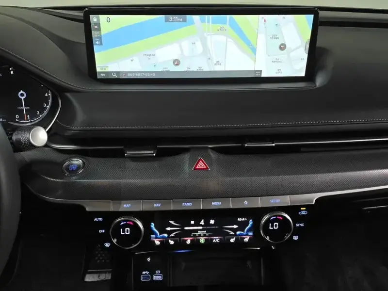 2023 Genesis G80 с пробегом 20 928 км