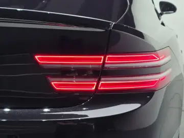 2023 Genesis G80 с пробегом 20 928 км