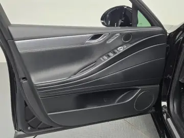 2023 Genesis G80 с пробегом 20 928 км