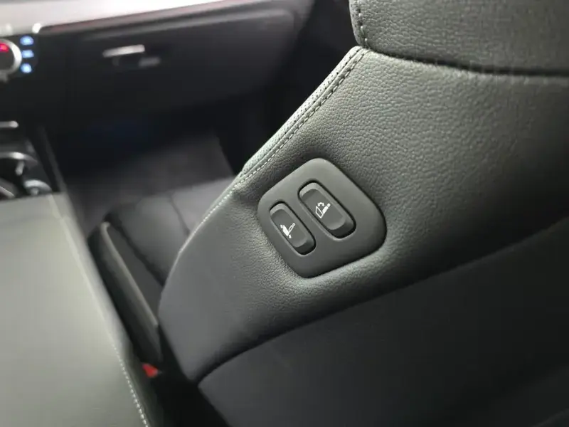 2023 Genesis G80 с пробегом 20 928 км