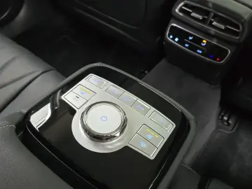 2023 Genesis G80 с пробегом 20 928 км