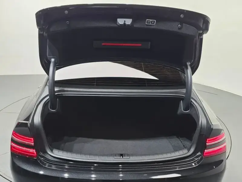 2023 Genesis G80 с пробегом 20 928 км