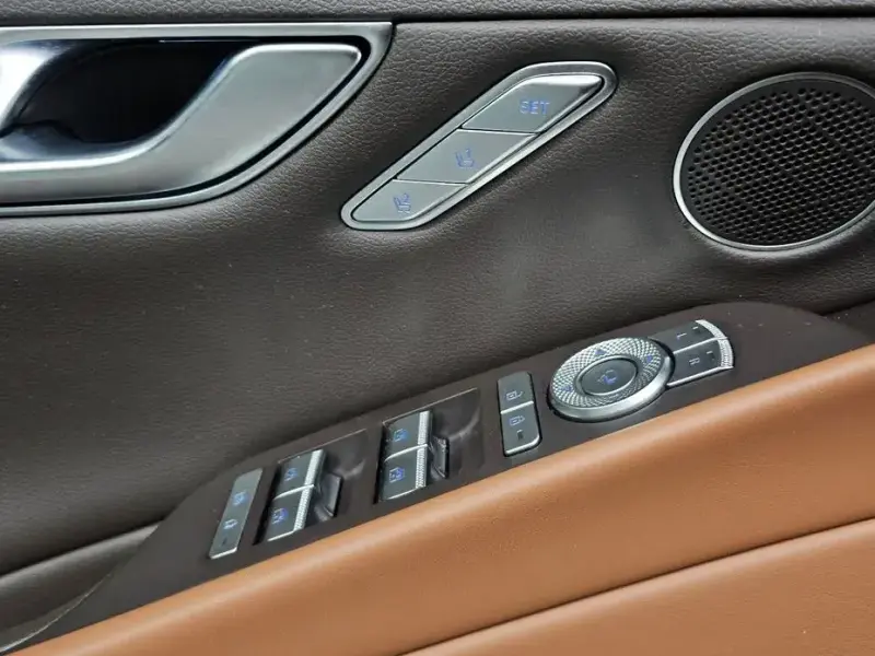 2023 Genesis G80 с пробегом 56 896 км