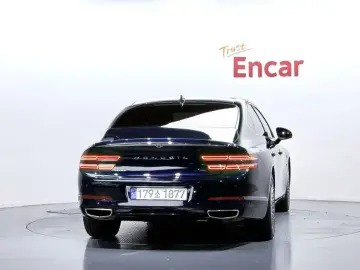 2023 Genesis G80 с пробегом 61 949 км