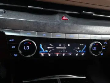 2023 Genesis G80 с пробегом 61 949 км
