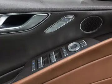 2023 Genesis G80 с пробегом 61 949 км