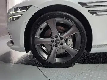 2023 Genesis G80 с пробегом 52 528 км