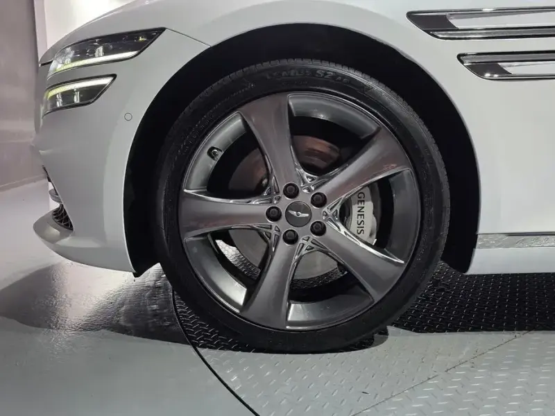 2023 Genesis G80 с пробегом 52 528 км