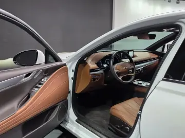 2023 Genesis G80 с пробегом 52 528 км