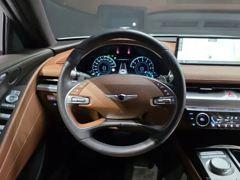 2023 Genesis G80 с пробегом 52 528 км