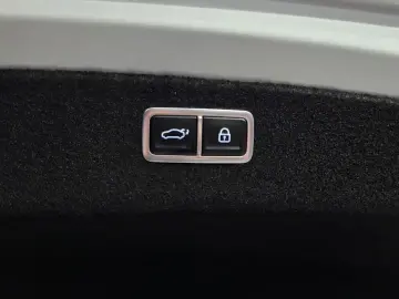 2023 Genesis G80 с пробегом 52 528 км