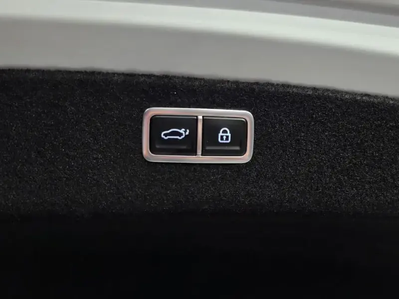 2023 Genesis G80 с пробегом 52 528 км