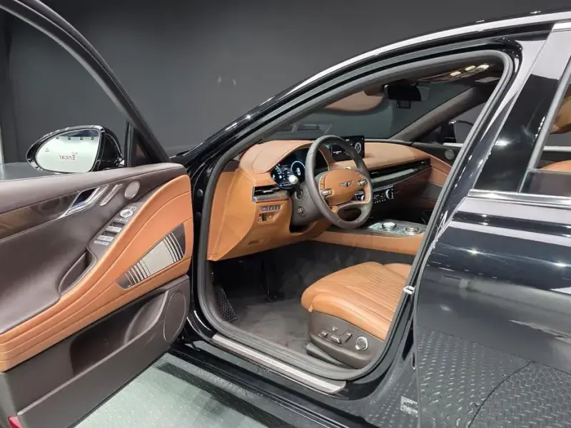 2023 Genesis G80 с пробегом 30 970 км