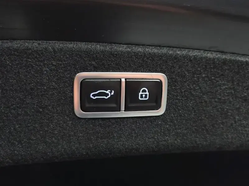 2023 Genesis G80 с пробегом 30 970 км