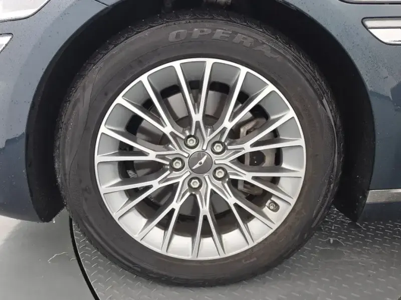 2023 Genesis G80 с пробегом 82 544 км
