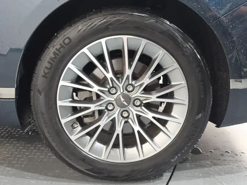2023 Genesis G80 с пробегом 82 544 км