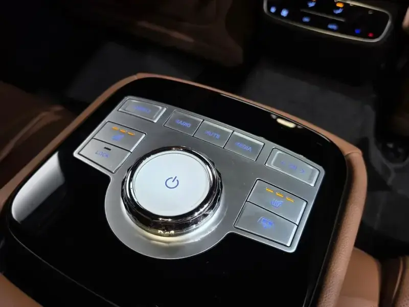 2023 Genesis G80 с пробегом 46 583 км
