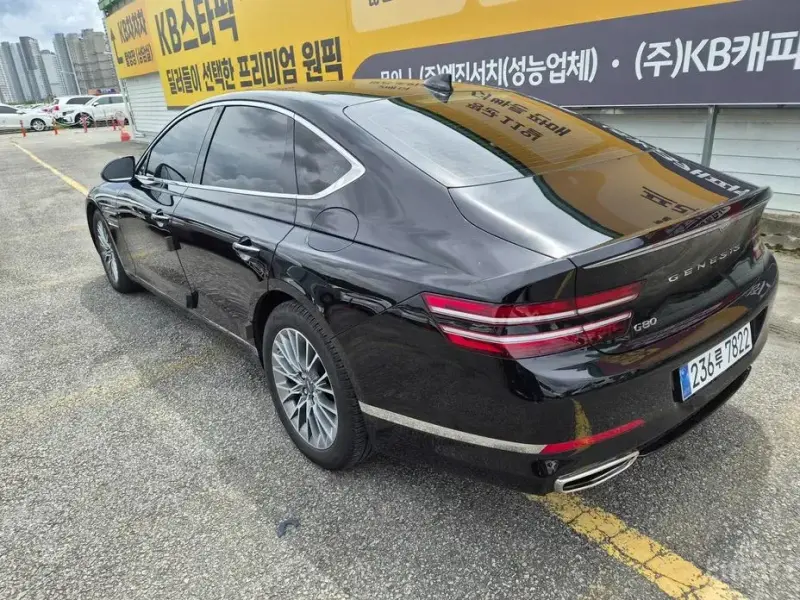 2023 Genesis G80 с пробегом 48 000 км