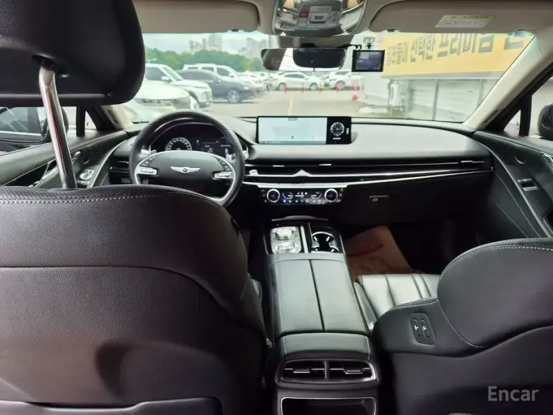 2023 Genesis G80 с пробегом 48 000 км