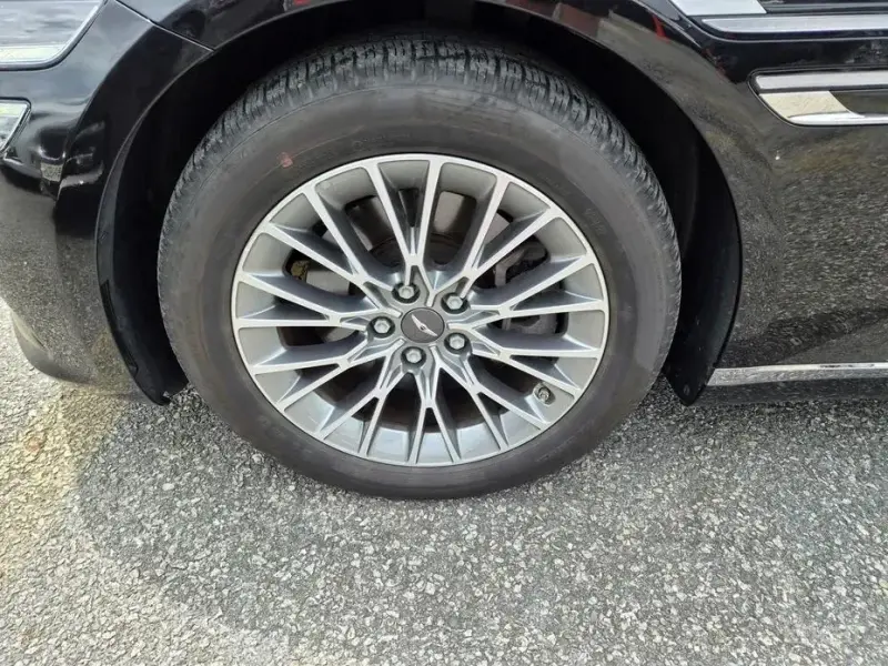 2023 Genesis G80 с пробегом 48 000 км