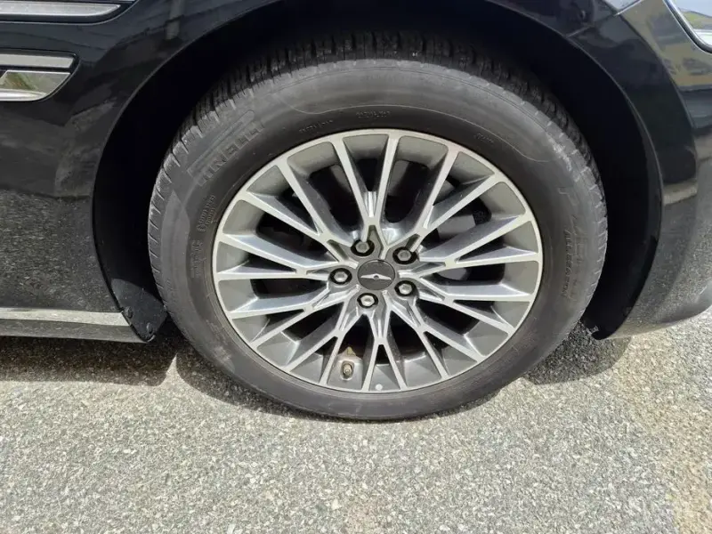 2023 Genesis G80 с пробегом 48 000 км