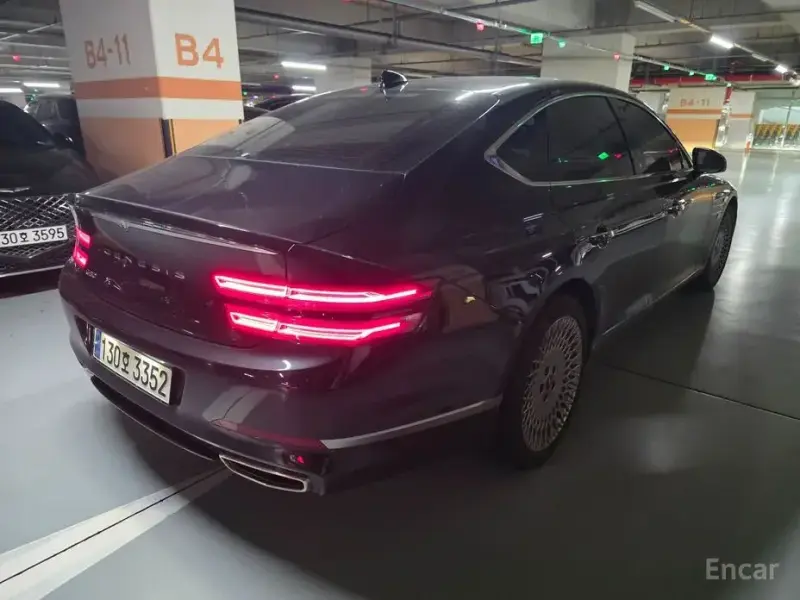 2023 Genesis G80 с пробегом 34 218 км
