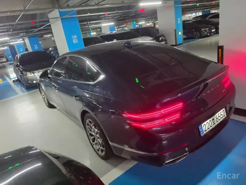 2023 Genesis G80 с пробегом 63 043 км