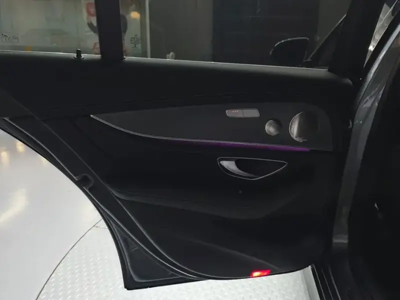 2022 Mercedes-Benz E-Класс с пробегом 42 311 км