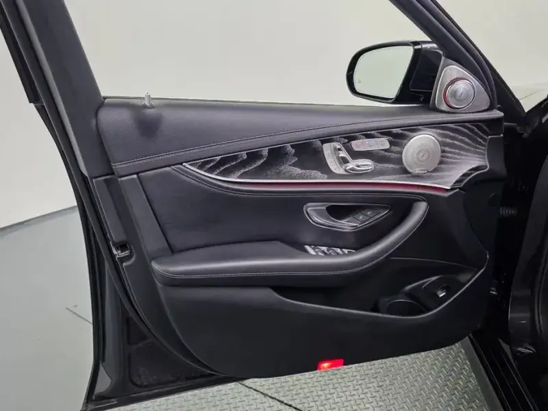2022 Mercedes-Benz E-Класс с пробегом 66 952 км