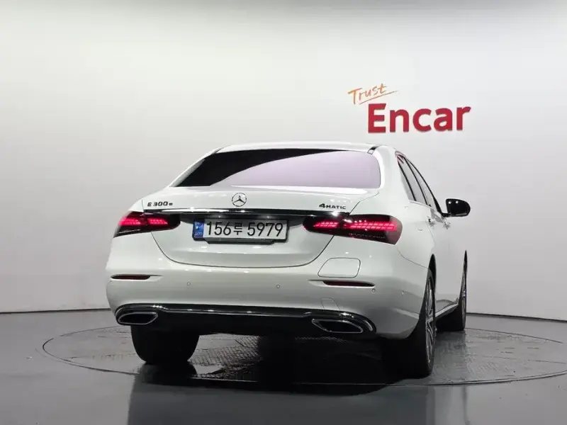 2022 Mercedes-Benz E-Класс с пробегом 28 678 км