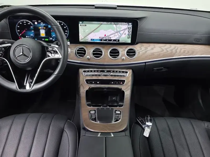 2022 Mercedes-Benz E-Класс с пробегом 28 678 км