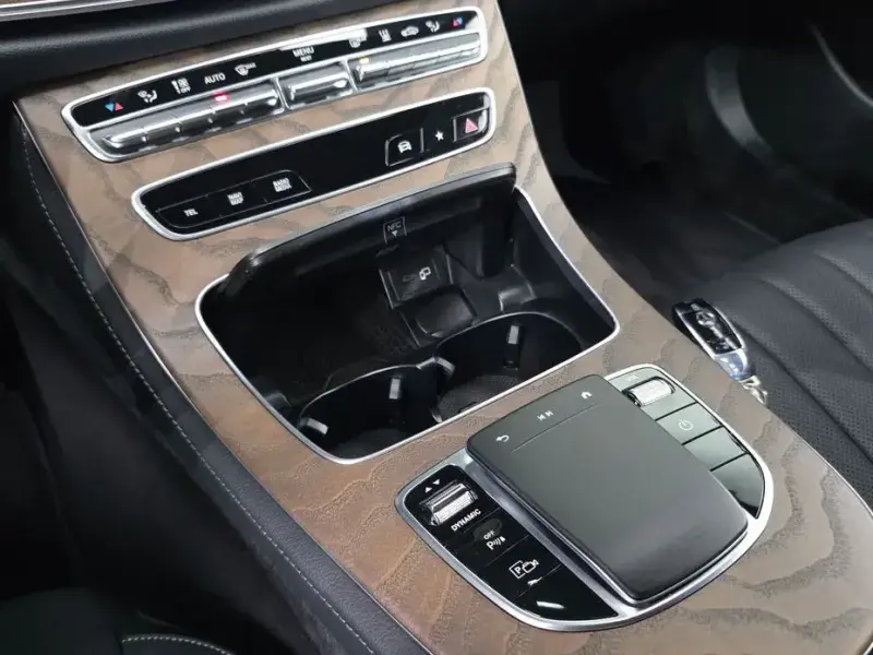 2022 Mercedes-Benz E-Класс с пробегом 28 678 км