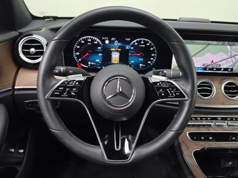 2022 Mercedes-Benz E-Класс с пробегом 28 678 км